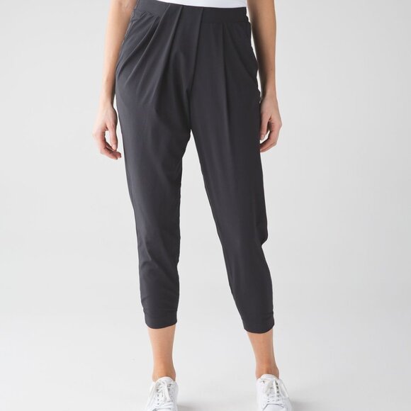 Lululemon Go Keepsake Jogger Pleated Tapered Elastic Waist Office Black Pant 6 - Picture 1 of 10